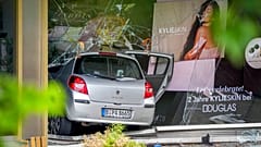 Auto rast in Menschenmenge am Breitscheidplatz in Berlin am 8. Juni 2022