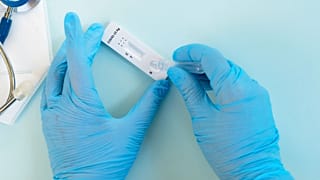 موارد ابتلا به کرونا و موارد فوتی در اغلب نقاط جهان کاهش یافته است