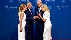 Joe Biden y su esposa Jill reciben al presidente argentino, Alberto Fernández, y su pareja, Fabiola Yáñez