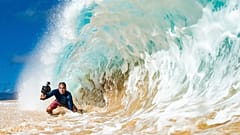 Clark Little bei der Arbeit  auf seiner Heimatinsel Oahu