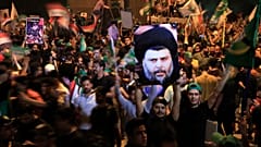 أنصار الصدر يحتفلون بفوز تياره  بالانتخابات 11 تشرين الاول/اكتوبر 2021.