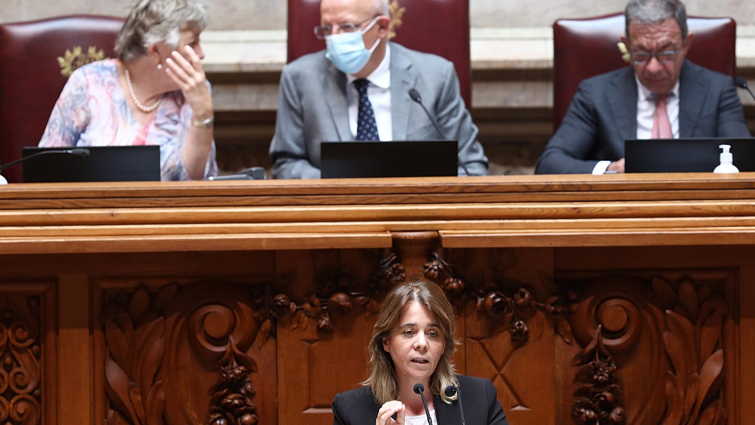 Parlamento português debate e vota eutanásia