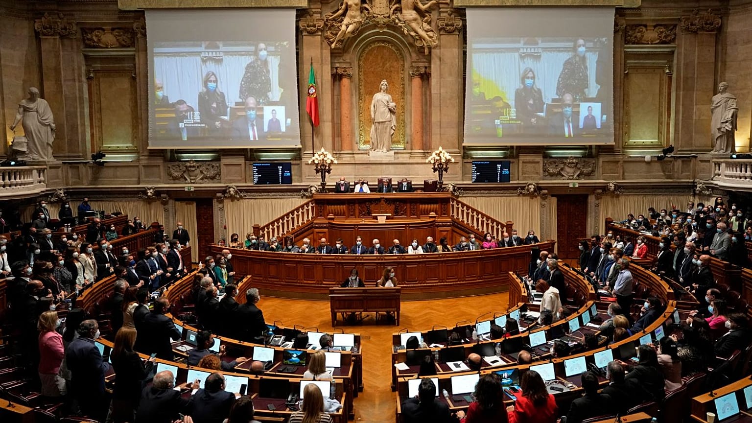 The four bills were proposed by left-wing Portuguese parties.