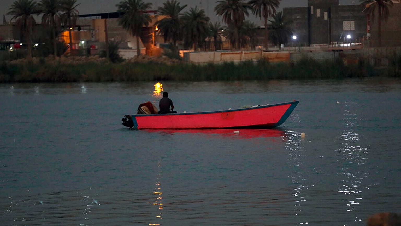 Irak'tan Türkiye'ye ve İran'a Fırat ve Dicle'deki su seviyesi uyarısı