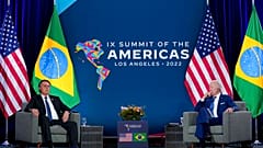 Le président américain Joe Biden avec son homologue brésilien Jair Bolsonaro