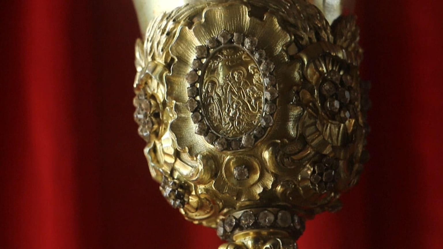 Detalle de una de las piezas del tesoro