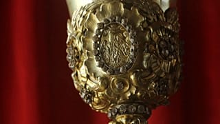 Detalle de una de las piezas del tesoro