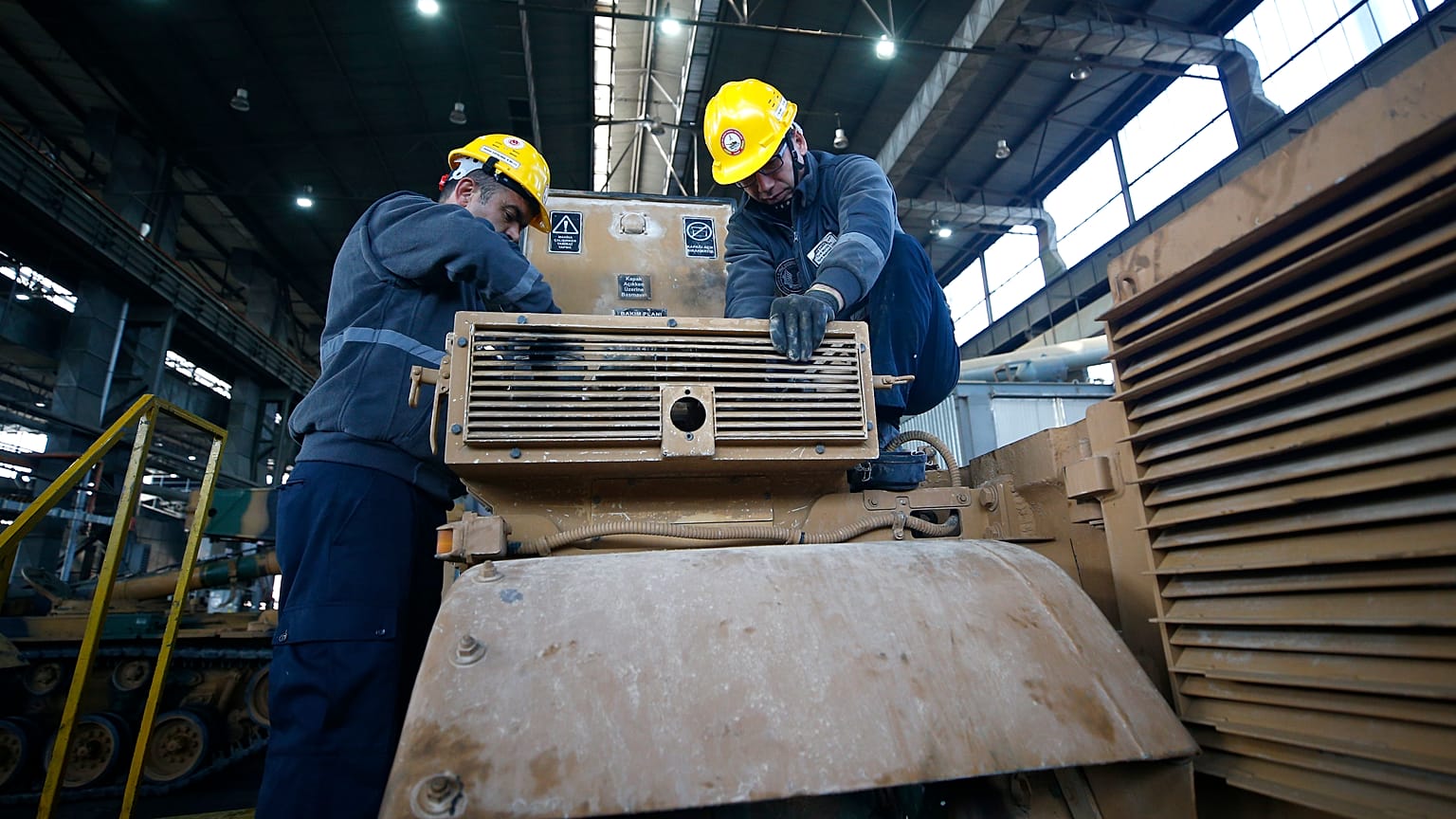  15 ve daha yukarı yaştaki kişilerde işsiz sayısı 2022 yılı Nisan ayında bir önceki aya göre 65 bin kişi artarak 3 milyon 853 bin kişi oldu