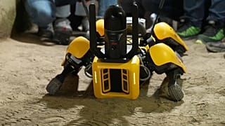 SPOT est un chien robot qui parcourt les ruines de Pompéi.