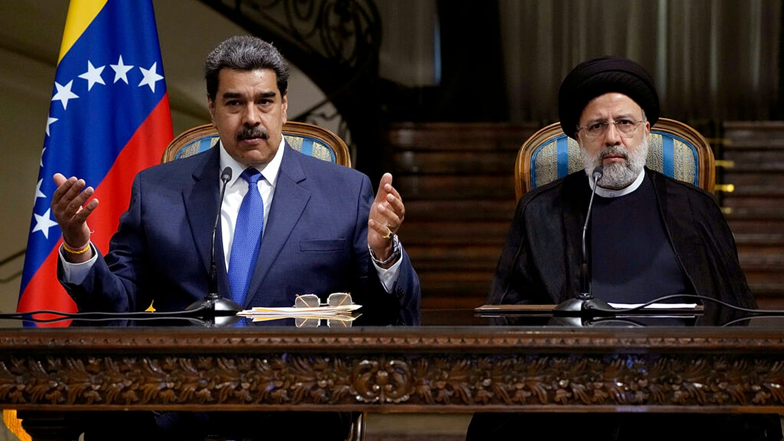 Nicolas Maduro venezuelai és Ebrahim Raiszi iráni elnök, Teherán, 2022 június
