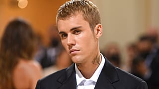 28 yaşındaki Kanadalı şarkıcı Justin Bieber Ramsay Hunt Sendromu sonucu yüz felci geçirdi