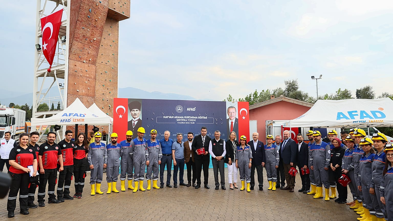 Hayvan Arama Kurtarma Eğitimi sertifika töreni