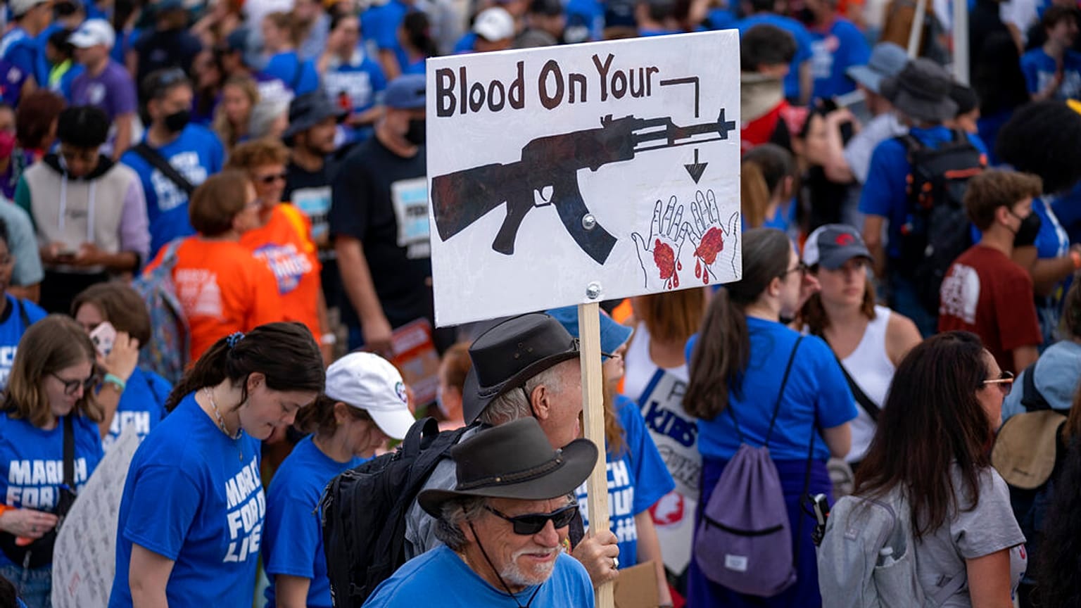 "Sangue sulle vostre mani". (Parkland, Florida. 11.6.2022). 