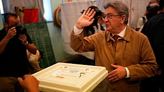 Linken-Chef Jean-Luc Mélenchon bei der Stimmabgabe in Marseille