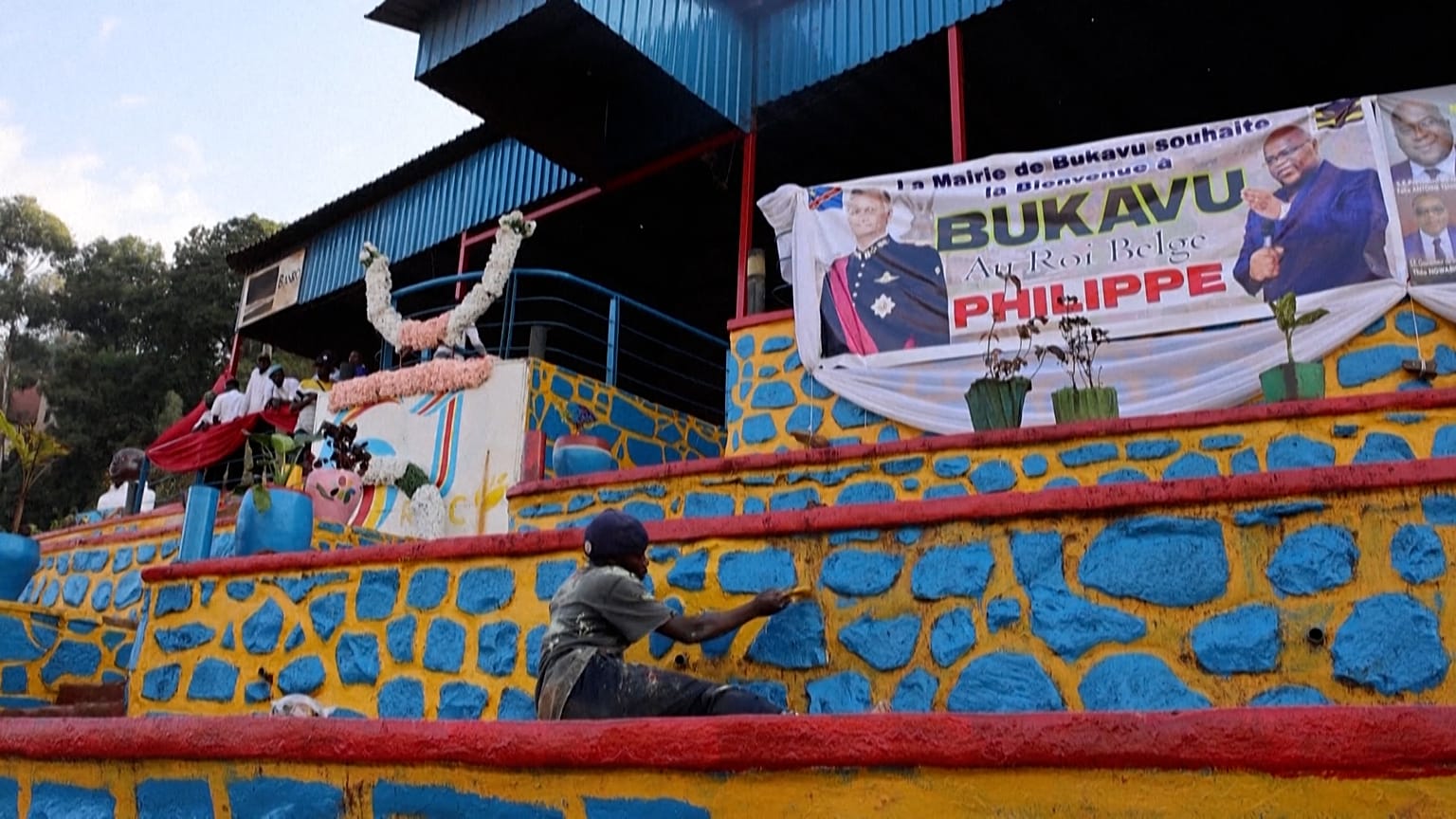 Peinture fraîche à Bukavu pour la venue du roi des Belges