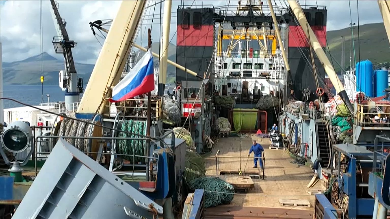 Un barco ruso en las islas Feroe