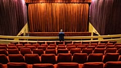  سينما فارغة في مدينة الدار البيضاء غرب المغرب. 2022/01/24