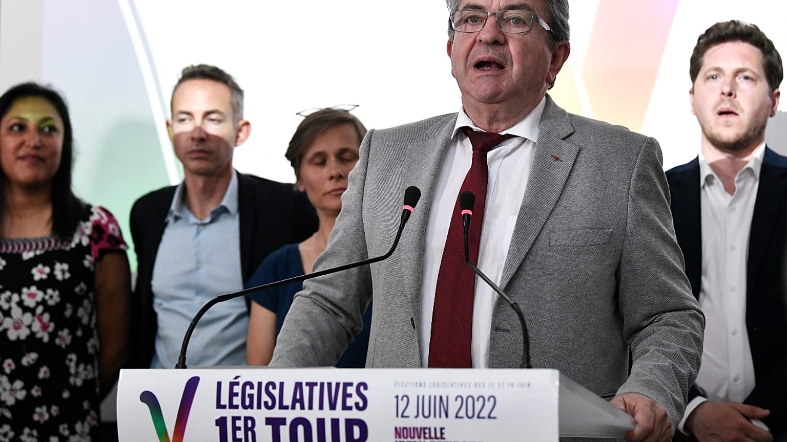 Er wirkte fast ein bisschen überwältigt vom eigenen Erfolg:  Jean-Luc Mélenchon am Wahlabend