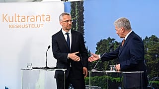NATO Genel Sekreteri Jens Stoltenberg Helsinki'de Cumhurbaşkanı Sauli Niinistö ile bir araya geldi