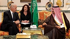 ABD Başkanı Biden (solda), S. Arabistan Kralı bin Selman (sağda) (arşiv)