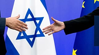 دست دادن فدریکا موگرینی با بنیامین نتانیاهو، نخست وزیر اسرائیل. 