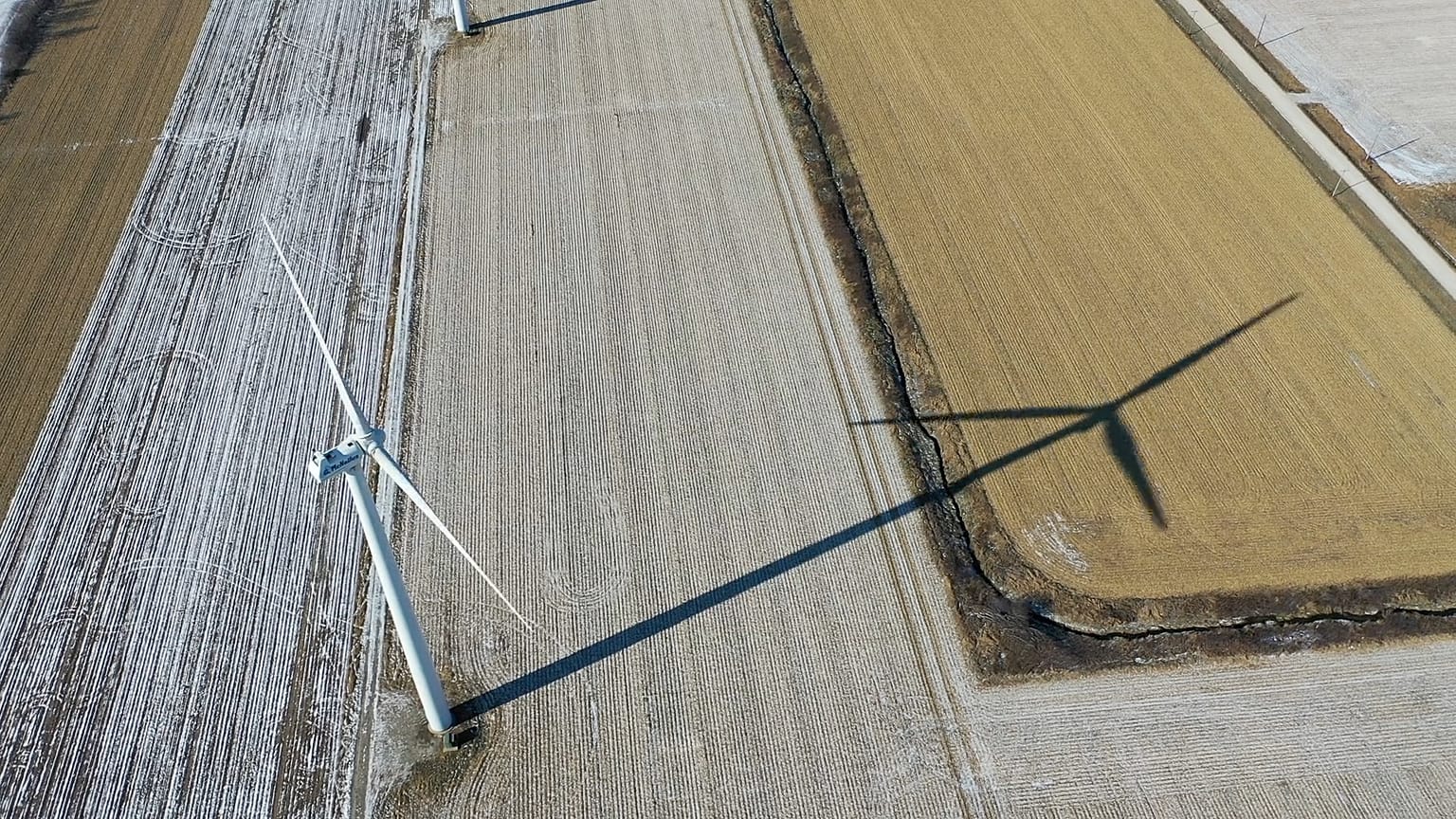 "L'energia è come l'acqua e il cibo. Ne abbiamo bisogno per vivere. Per questo ciascuno dovrebbe dire la sua". E' il principio base della cosiddetta "democrazia energetica"
