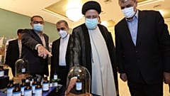 بازدید ابراهیم رئيسی از دست‌اوردهای هسته‌ای ایران 