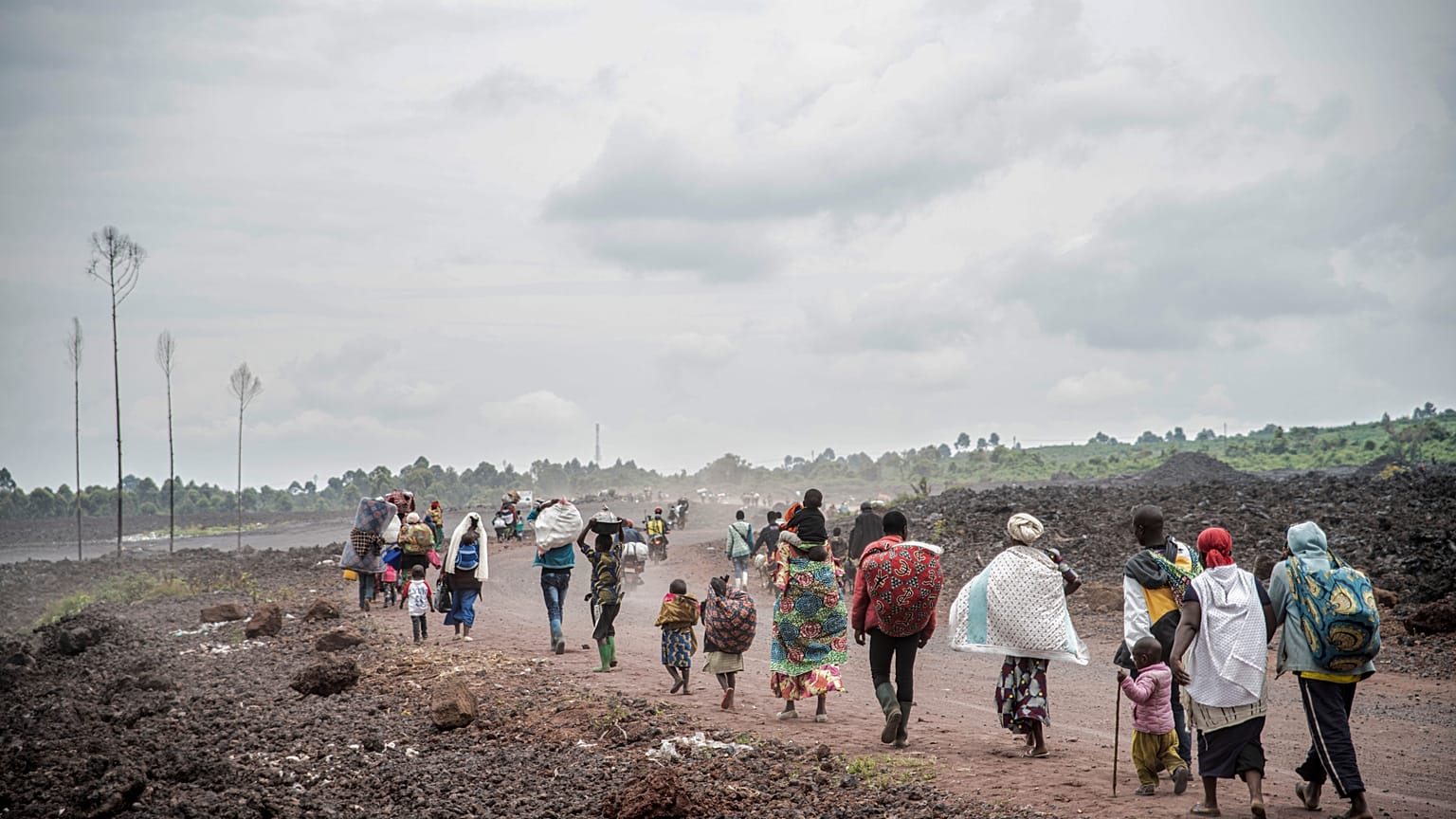 Populares fogem dos combates entre Exército da RDC e rebeldes do M23, no Kivu Norte