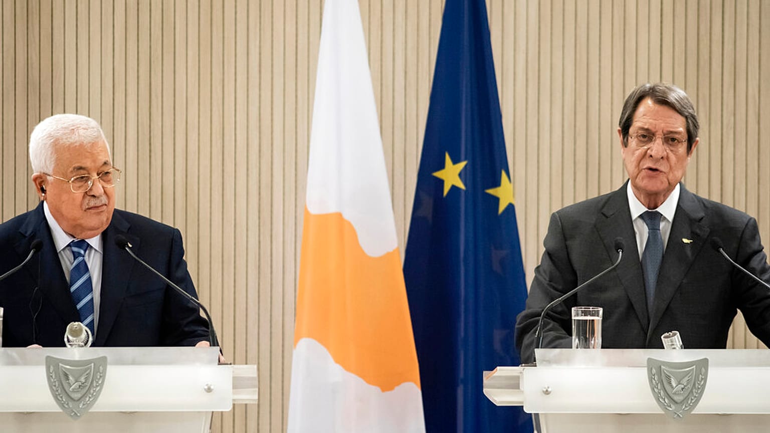 Ο πρόεδρος της Κυπριακής Δημοκρατίας Νίκος Αναστασιάδης και ο Παλαιστίνιος ηγέτης Μαχμούντ Αμπάς