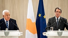 Ο πρόεδρος της Κυπριακής Δημοκρατίας Νίκος Αναστασιάδης και ο Παλαιστίνιος ηγέτης Μαχμούντ Αμπάς