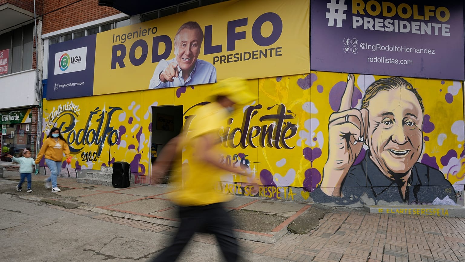 Carteles electorales de la candidatura de Rodolfo Hernández en Bogotá (Colombia).