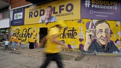 Carteles electorales de la candidatura de Rodolfo Hernández en Bogotá (Colombia).