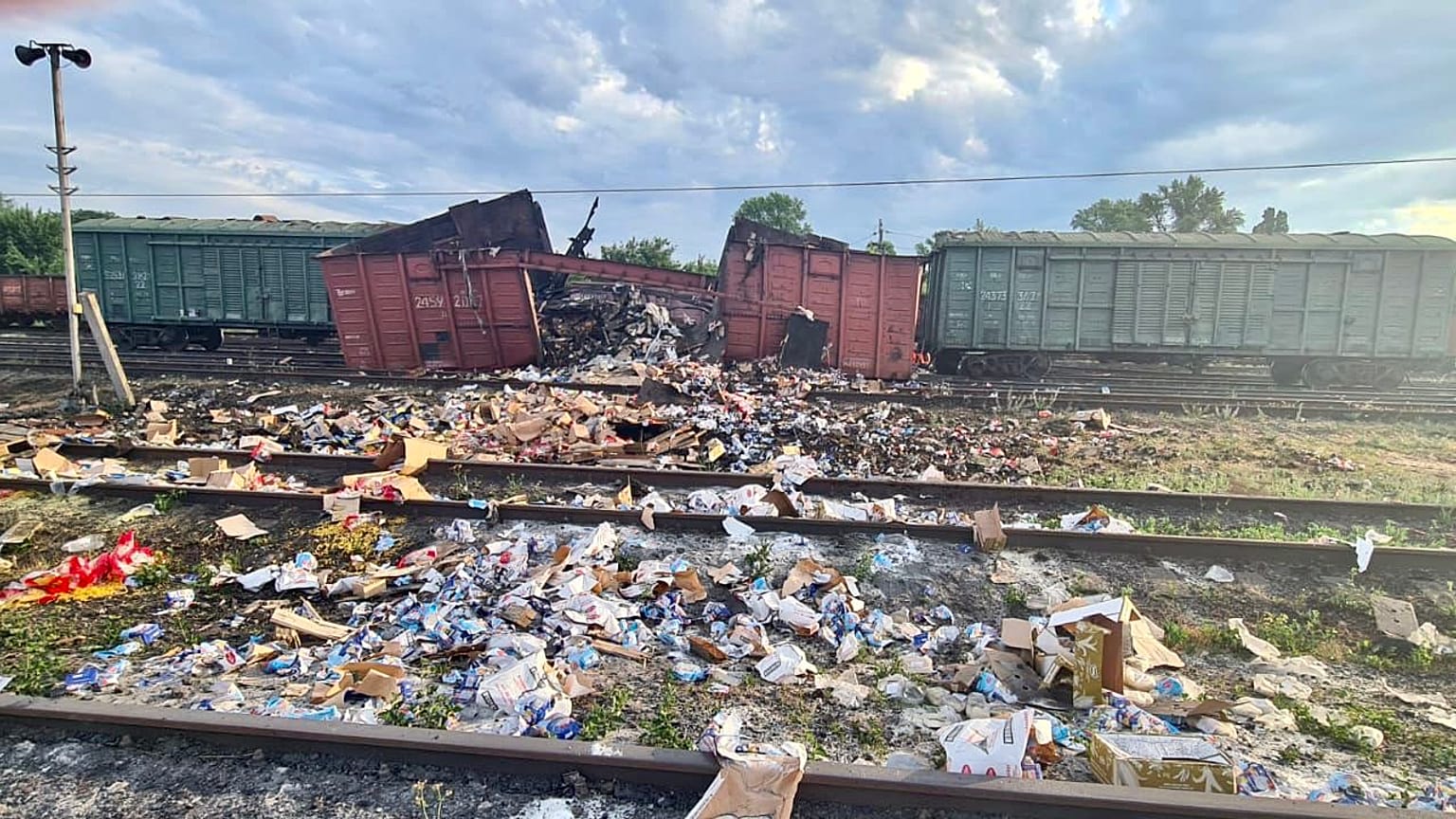 Un misil ruso hace estallar el tren de alimentos de la ONG World Central Kitchen en Ucrania