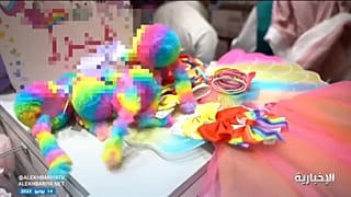 Spielzeuge werden aufgrund der Regenbogenfarben beschlagnahmt.