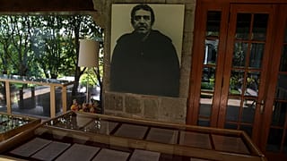 Коллекция писем Габриэлю Гарсиа Маркесу, выставленная в его доме в Мехико, июнь 2022 года