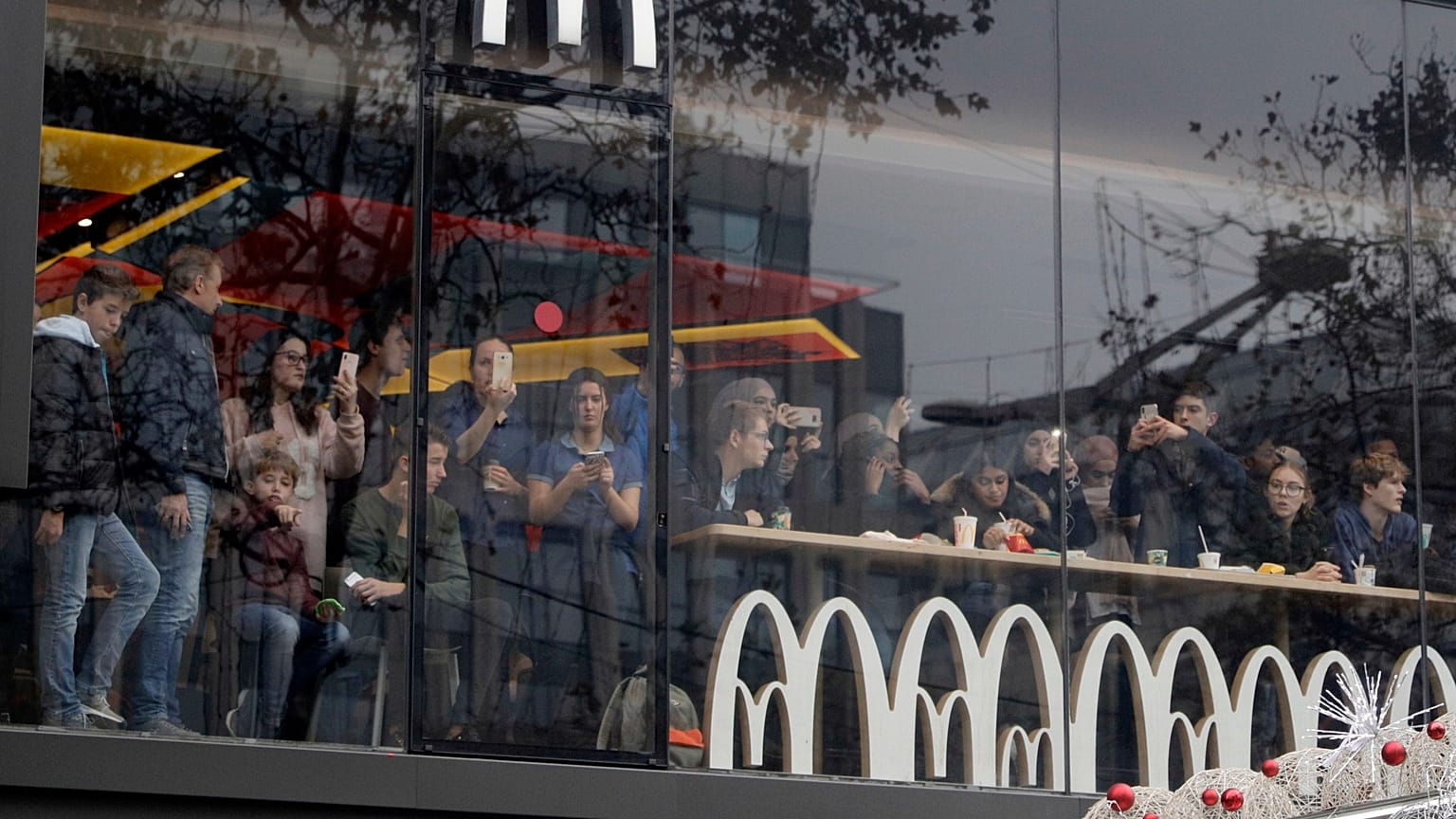 Fransa'nın başkenti Paris'te bir McDonald's şubesi