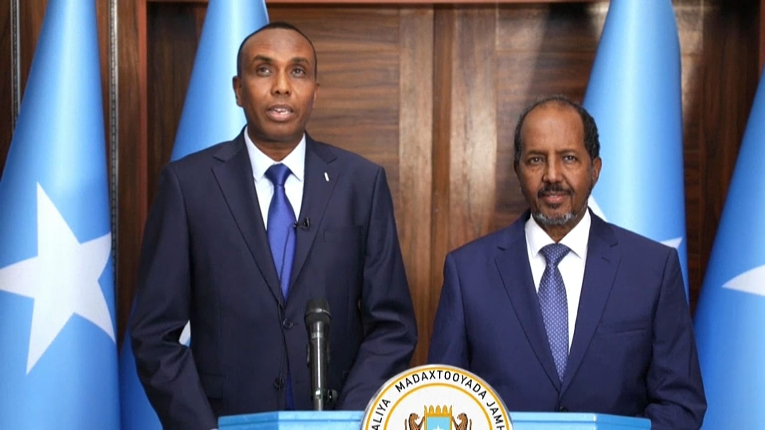Il primo ministro Hamza Abdi Barre e il presidente Hassan Sheikh Mohamud