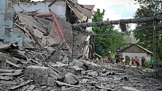 Kiev acusa Rússia de atacar civis em Lysychansk