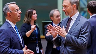 Der griechische Finanzminister Christos Staikouras mit seinem deutschen Amtskollegen Christian Lindner (Aufnahme vom 23. Mai 22)