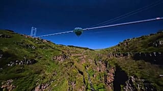 Touristenattraktion: Die 240 Meter lange Glasbrücke