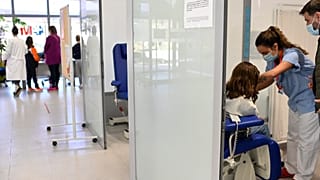 Centro de vacinação em Espanha (arquivo)