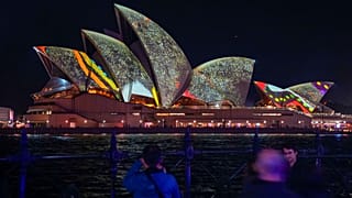 A sidney-i operaház június 2-án, a minden évben megtartott "Vivid light show"-ra kivilágítva