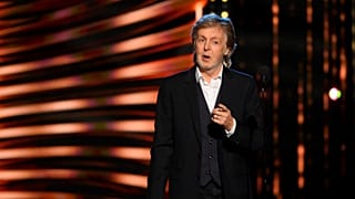 Paul McCarttney a Rock & Roll Hall of Fame gáláján 2021 októberében