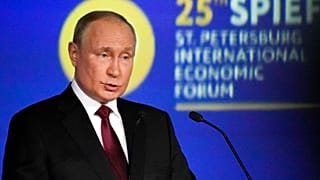 Vladimir Putin ao ataque em São Petersburgo