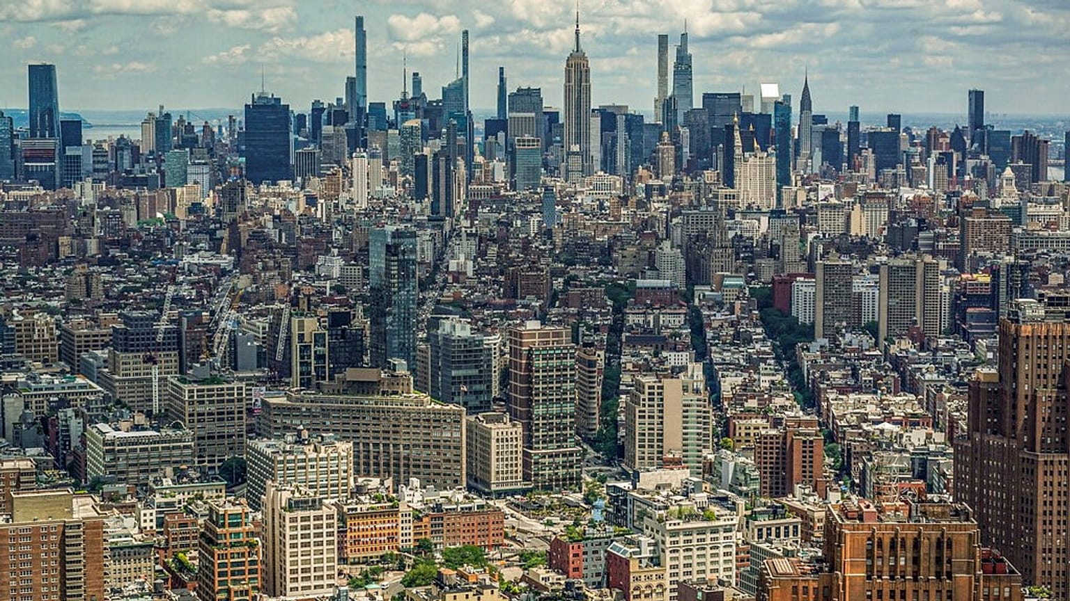 New York látképe a One World Trade Center felhőkarcolóból