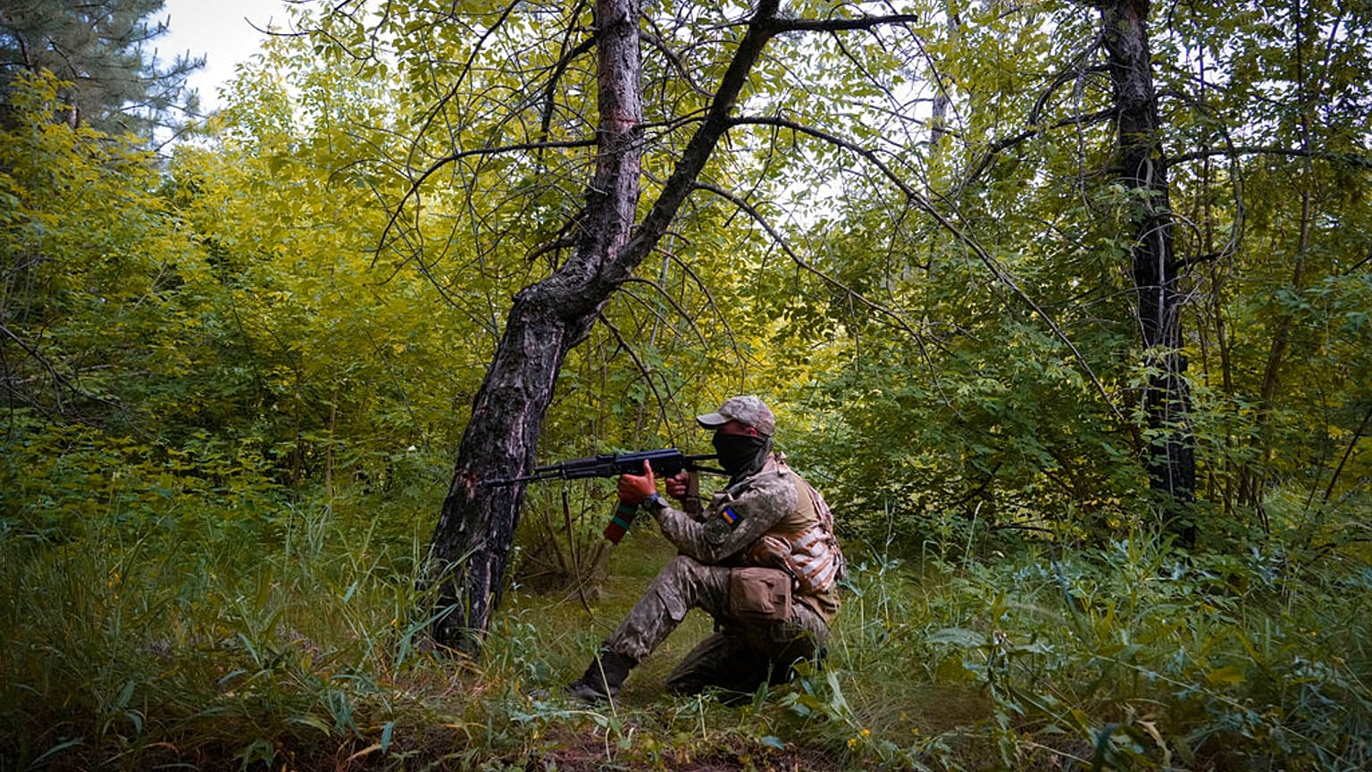Soldat einer ukrainischen Spezialeinheit in der Region Donezk