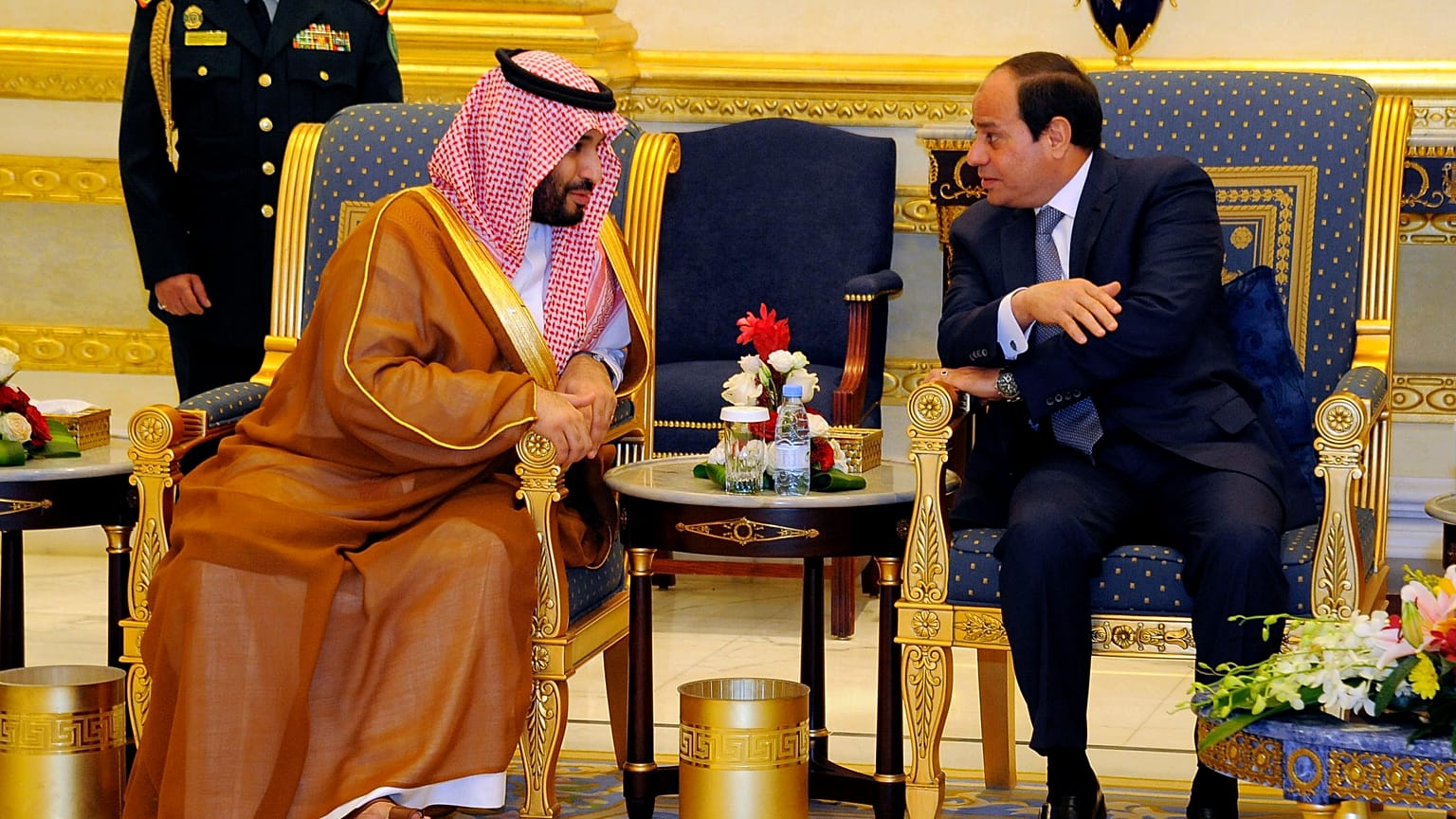 صورة أرشيفية تجمع بين ولي العهد السعودي محمد بن سلمان والرئيس المصري عبد الفتاح السيسي