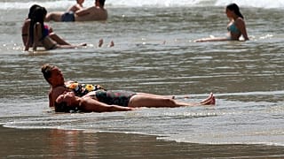 Am Strand von Biarritz an der Atlantikküste in Frankreich
