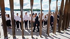 Príncipe Haakon da Noruega durante a inauguração do memorial