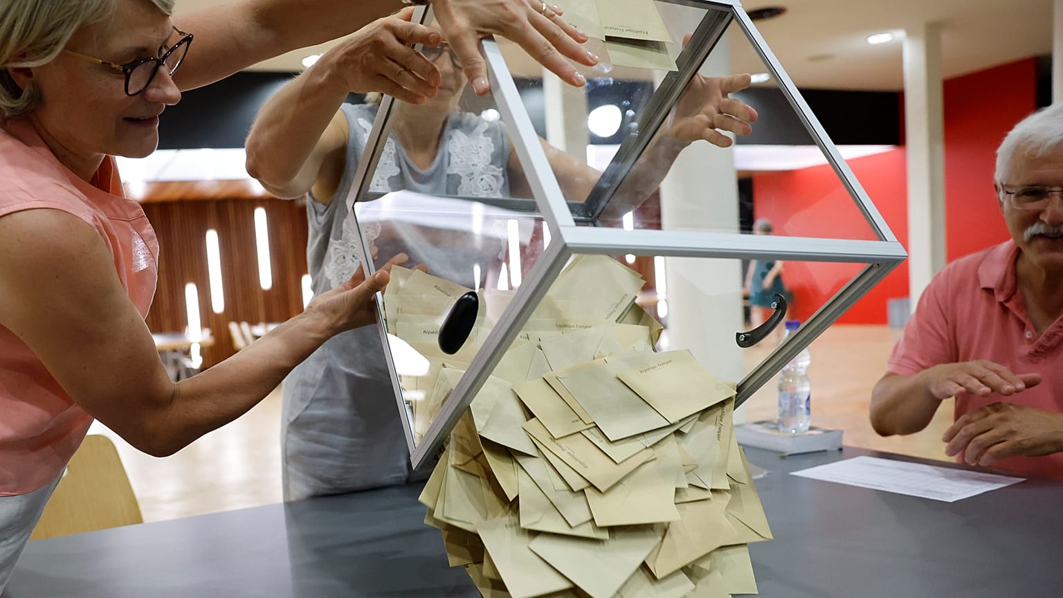 Öffnung der Wahlurnen in Bischheim